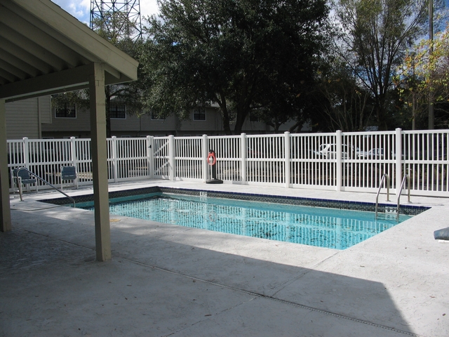 Pool Code Vinyl Fence Tampa