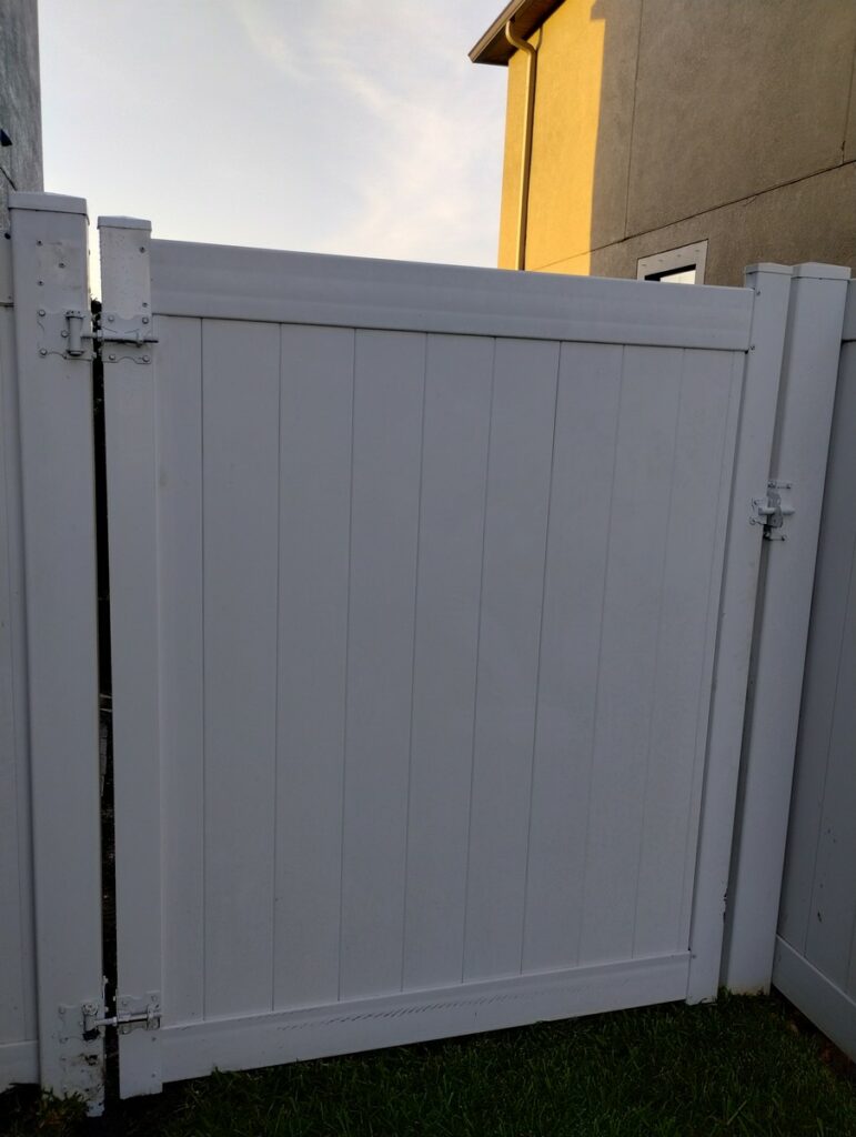 Broken Vinyl Gates Repairs Due To Storm In Wesley Chapel