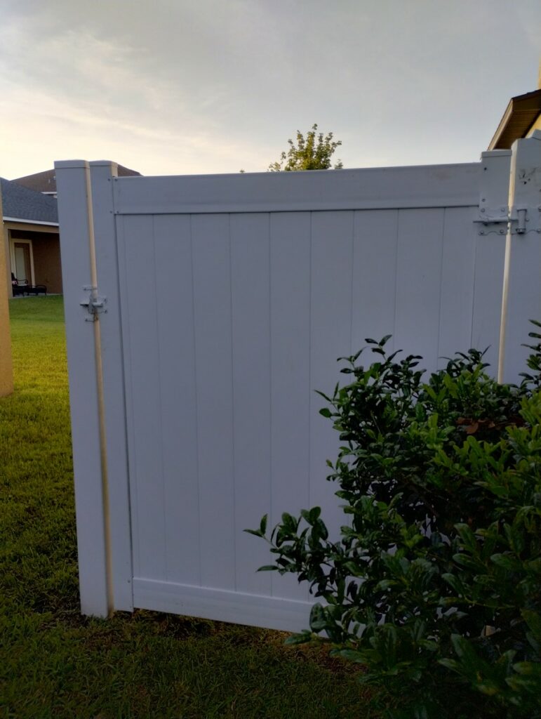 Broken Vinyl Gates Repairs Due To Storm In Wesley Chapel