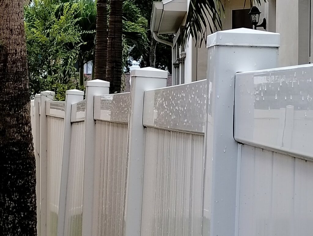 Expert Vinyl Fence Repair in Wesley Chapel