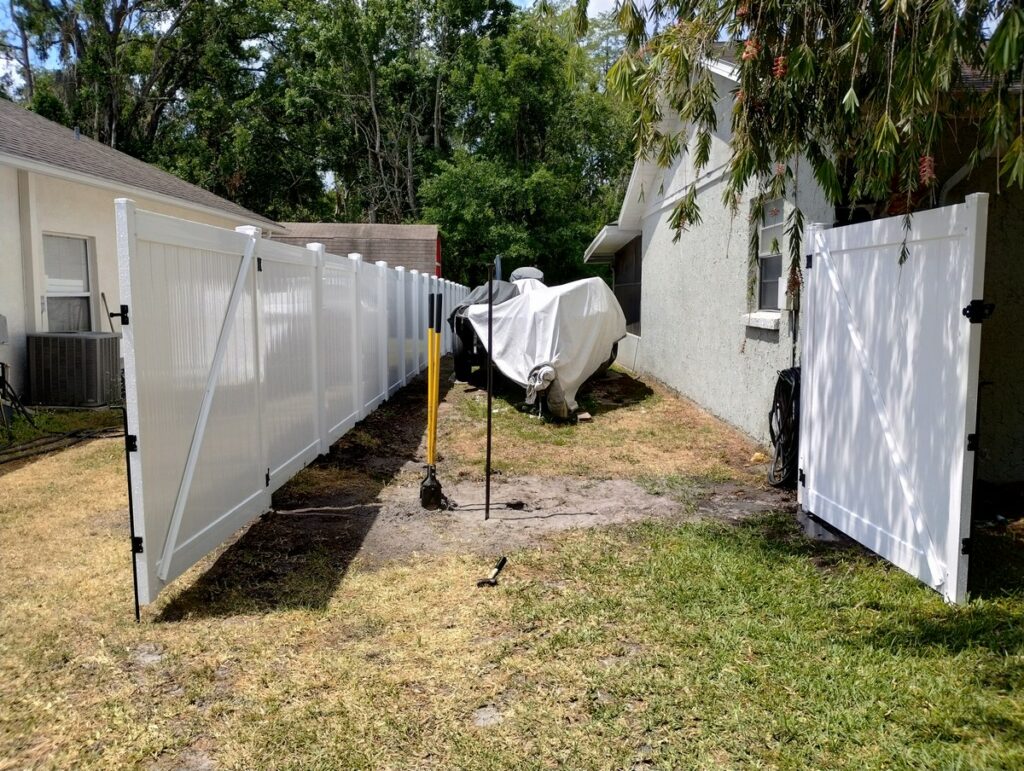 Lutz Vinyl fence Installation