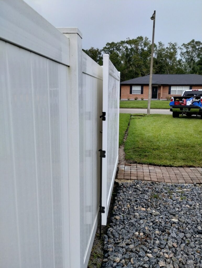 Lutz Vinyl fence Installation