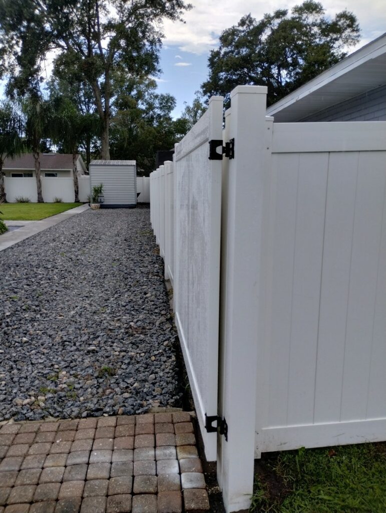 Lutz Vinyl fence Installation