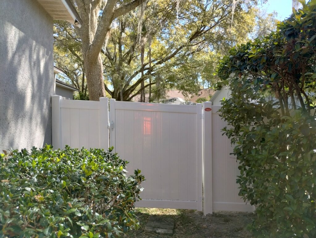New Tampa Vinyl Privacy Fence Contractors