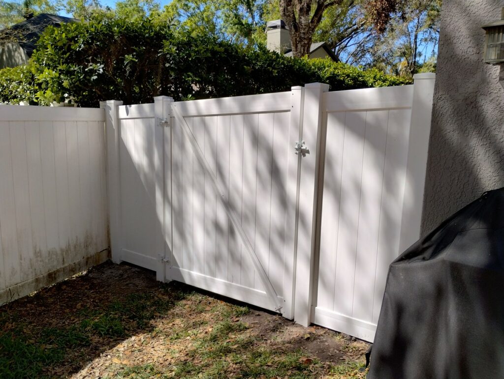 New Tampa Vinyl Privacy Fence Contractors