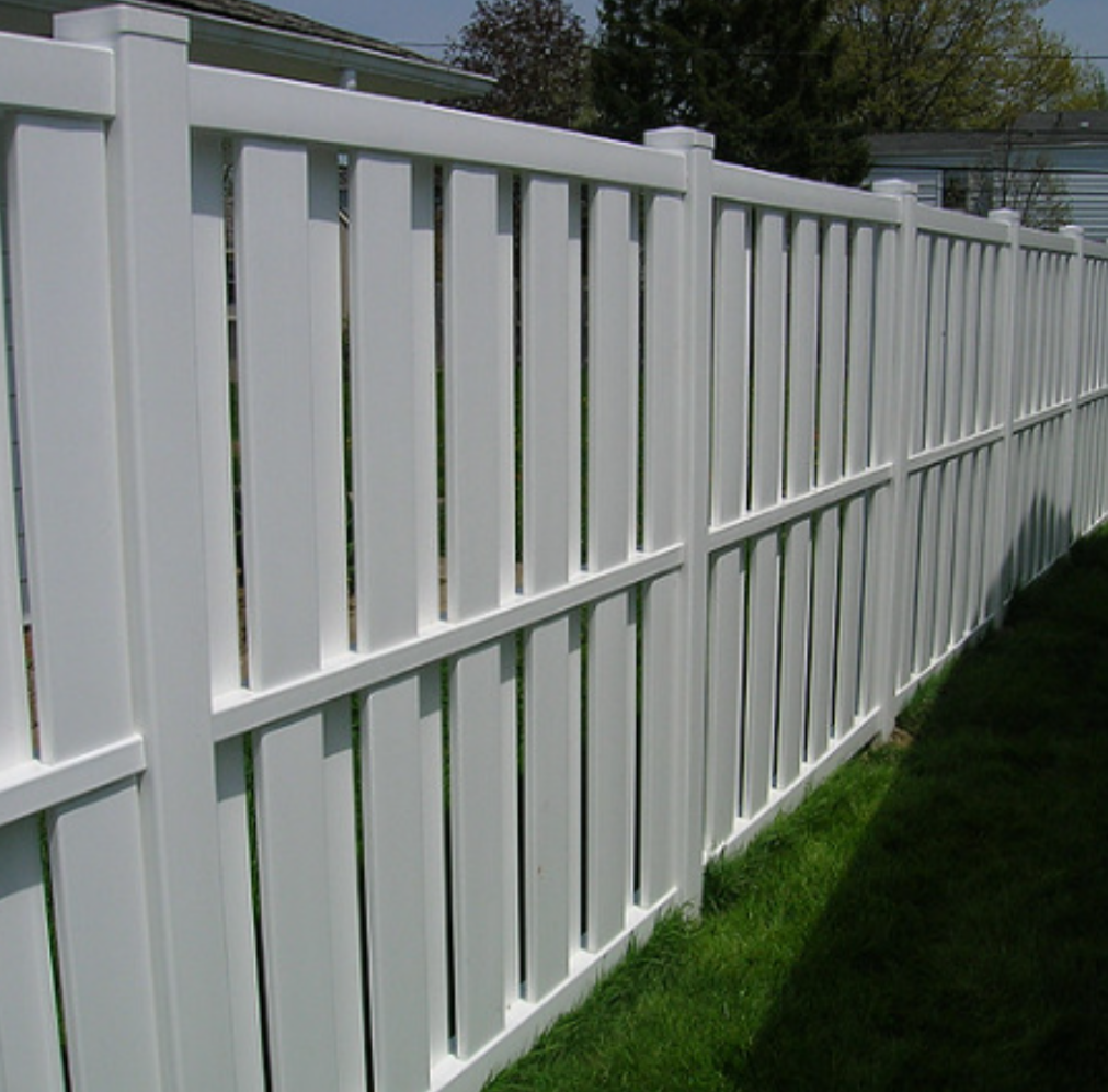 Shadow Box Vinyl Fence Installation in Tampa