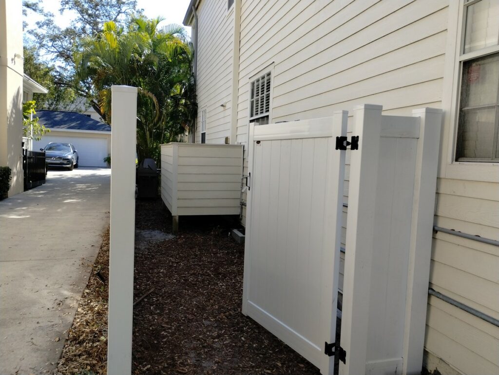 Tampa Vinyl Privacy Fence Installation