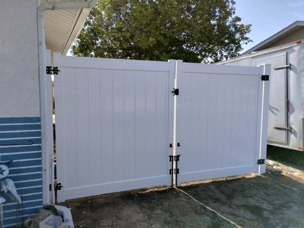 Vinyl PVC Privacy Fence Gates