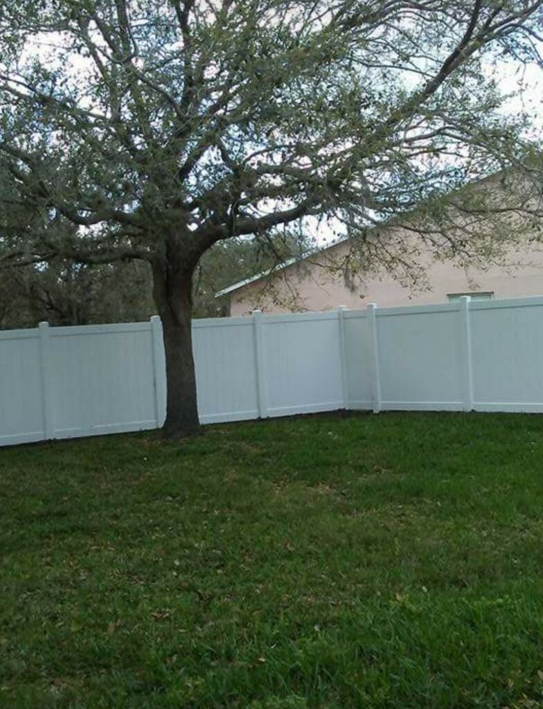 Vinyl Privacy Fences in Dade City Florida