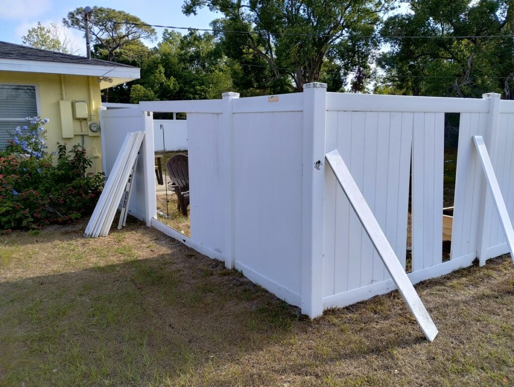 Zephyrhills Vinyl Privacy Fence Repair