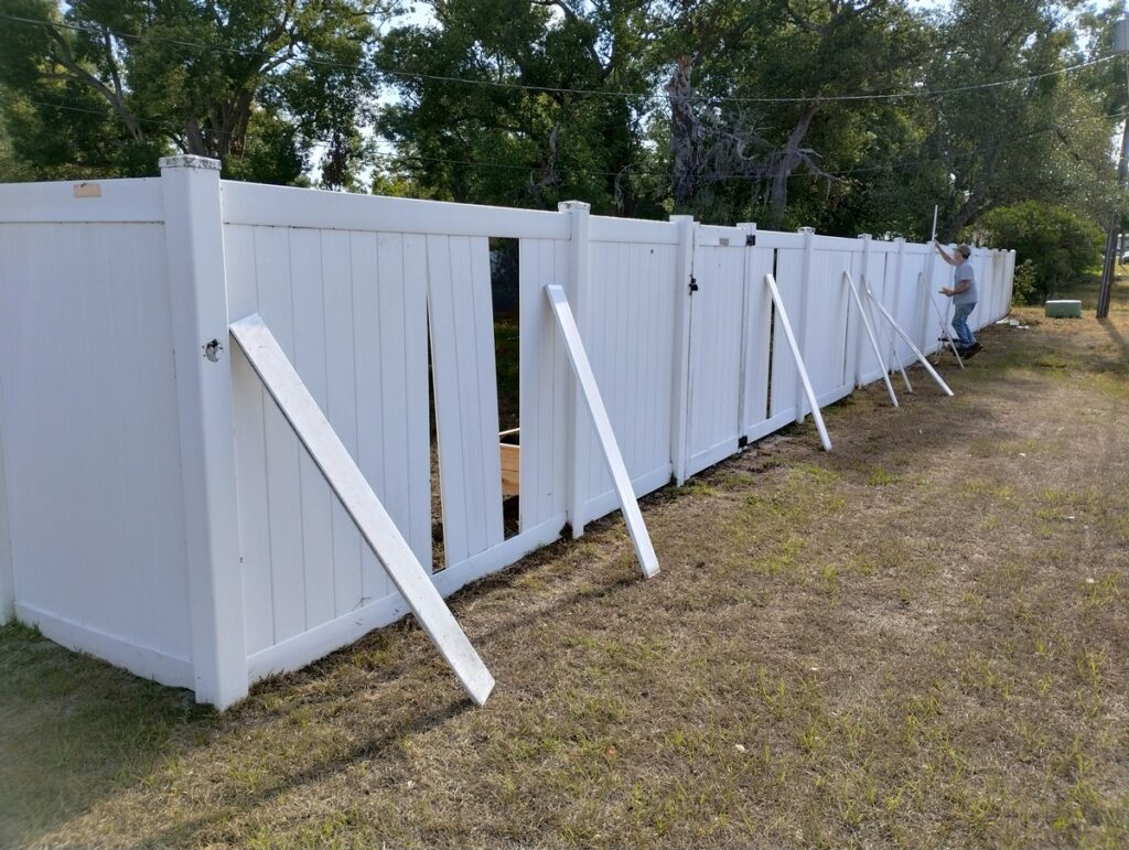 Zephyrhills Vinyl Privacy Fence Repair