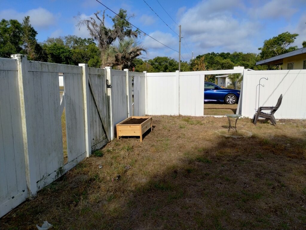 Zephyrhills Vinyl Privacy Fence Repair