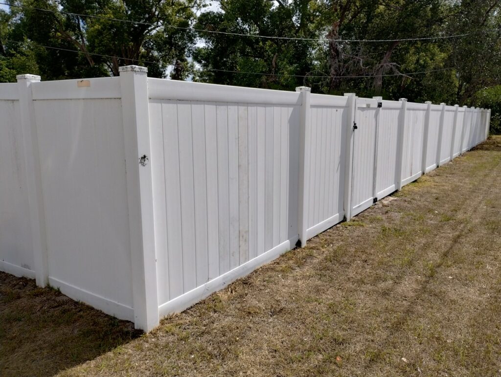 Zephyrhills Vinyl Privacy Fence Repair