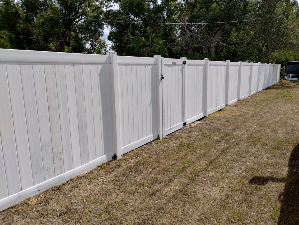 Zephyrhills Vinyl Privacy Fence Repair