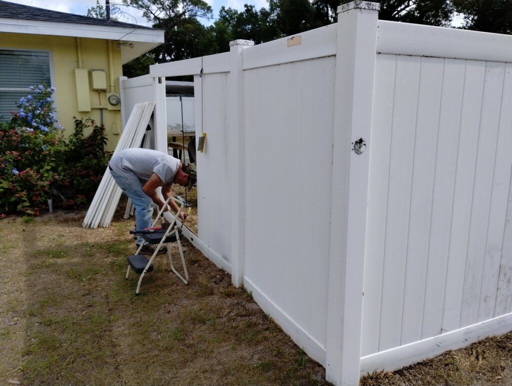 Zephyrhills Vinyl Privacy Fence Repair