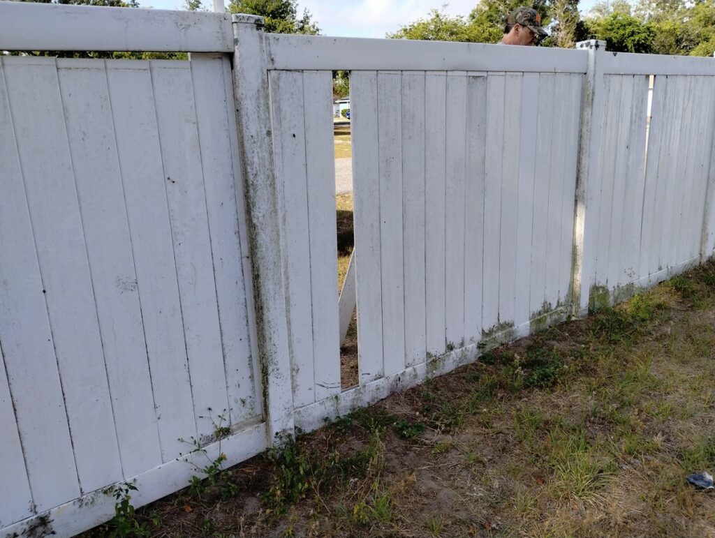Zephyrhills Vinyl Privacy Fence Repair