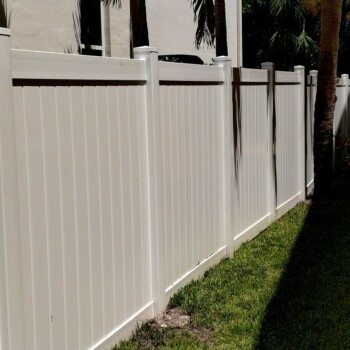 Expert Vinyl Fence Repair in Wesley Chapel