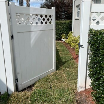 Vinyl Gate Repair in Wesley Chapel
